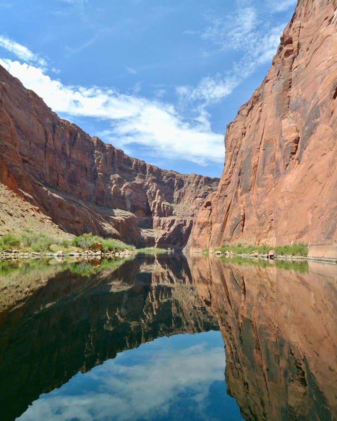 ギャレット・ディラハントさんのインスタグラム写真 - (ギャレット・ディラハントInstagram)「#tbt  That Glen Canyon raft trip. ❤️」12月4日 6時11分 - garretdillahunt