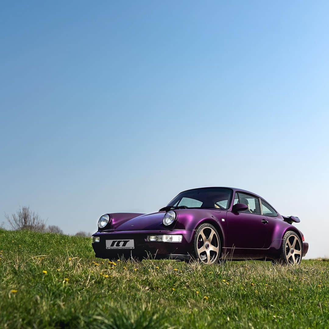 HYPEBEASTさんのインスタグラム写真 - (HYPEBEASTInstagram)「@hypebeastcarclub: German car manufacturer @rufsince1939 , which is known for its take on @porsche sportscars, has announced that its “Modern Classic” program will be accepting orders for its RCT Evo. The RUF RCT Evo is essentially a modern-day interpretation of the Porsche 911 964-model that was produced between 1989 and 1994. The 964 is one of the most desirable 911 shapes to date — especially in Turbo or Carrera RS 3.8 specs — thanks to its iconic “Tea Tray” rear wing and the reversion back to the 1970’s “Whale Tail” wing alongside visual design cues that set this model apart from its predecessors, such as it being very wide. The sportscar delivers 425 HP and 570 Nm of torque from its RUF turbocharged 3.6-liter air-cooled flat-six engine. Click the link in bio for more info.⁠⠀ Photo: RUF Automobile⁠」12月4日 6時19分 - hypebeast