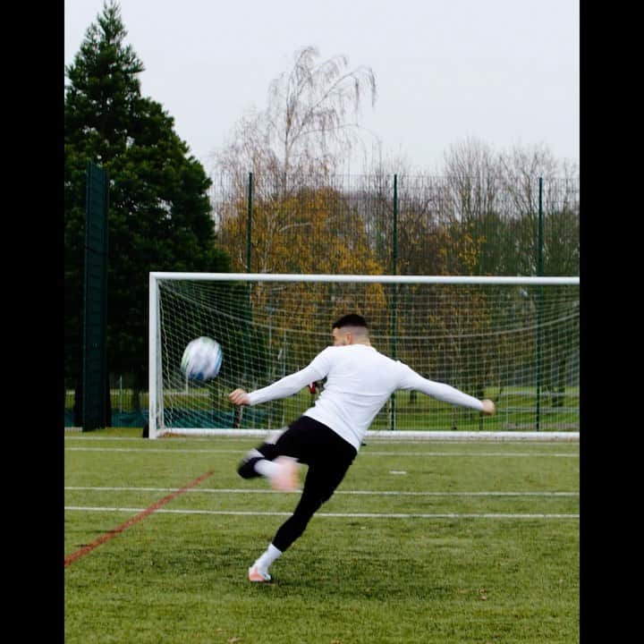 F2Freestylersのインスタグラム：「Think you can recreate these goals better than we did?? 🤔 You’ve got until Dec. 4th to prove it! Post your best recreations on IG using #ATTGOTYCONTEST and tag @att – we’ll be choosing the winners along with @josefmartinez17, @jimmyconrad, @timhow1,and @abbydahlkemper! 🇺🇸 No purch nec. US res 18+. gotyfanedition.att.com for rules. #ad」