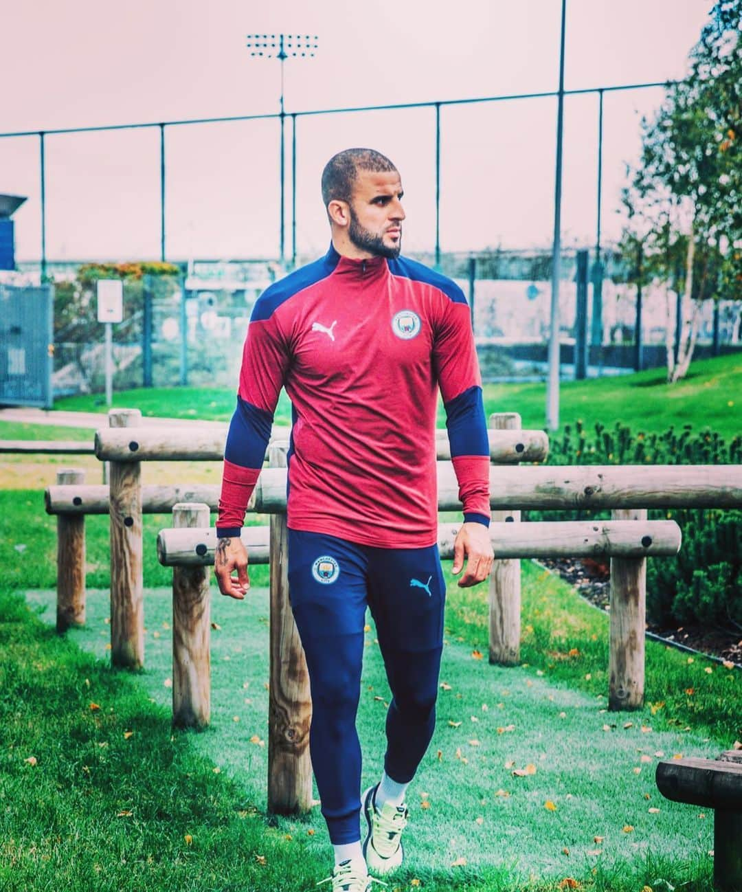 カイル・ウォーカーさんのインスタグラム写真 - (カイル・ウォーカーInstagram)「Did someone say new training kit 👀🦈 @mancity」12月4日 6時48分 - kylewalker2