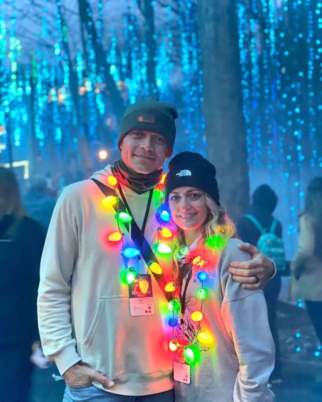 3 Doors Downのインスタグラム：「And the holiday cheesiness continues 😁  - @brad3doorsdown」