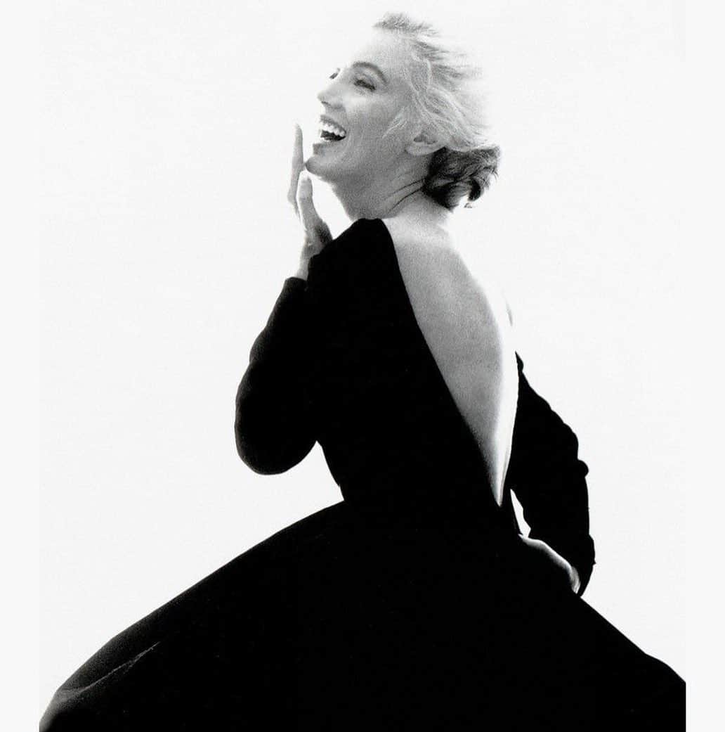 マリリン・モンローさんのインスタグラム写真 - (マリリン・モンローInstagram)「Marilyn photographed by Bert Stern, 1962 🖤 crazy that she seemed both happy and broken during this photo shoot 😔 #marilynmonroe」12月4日 7時20分 - welovemarilyn