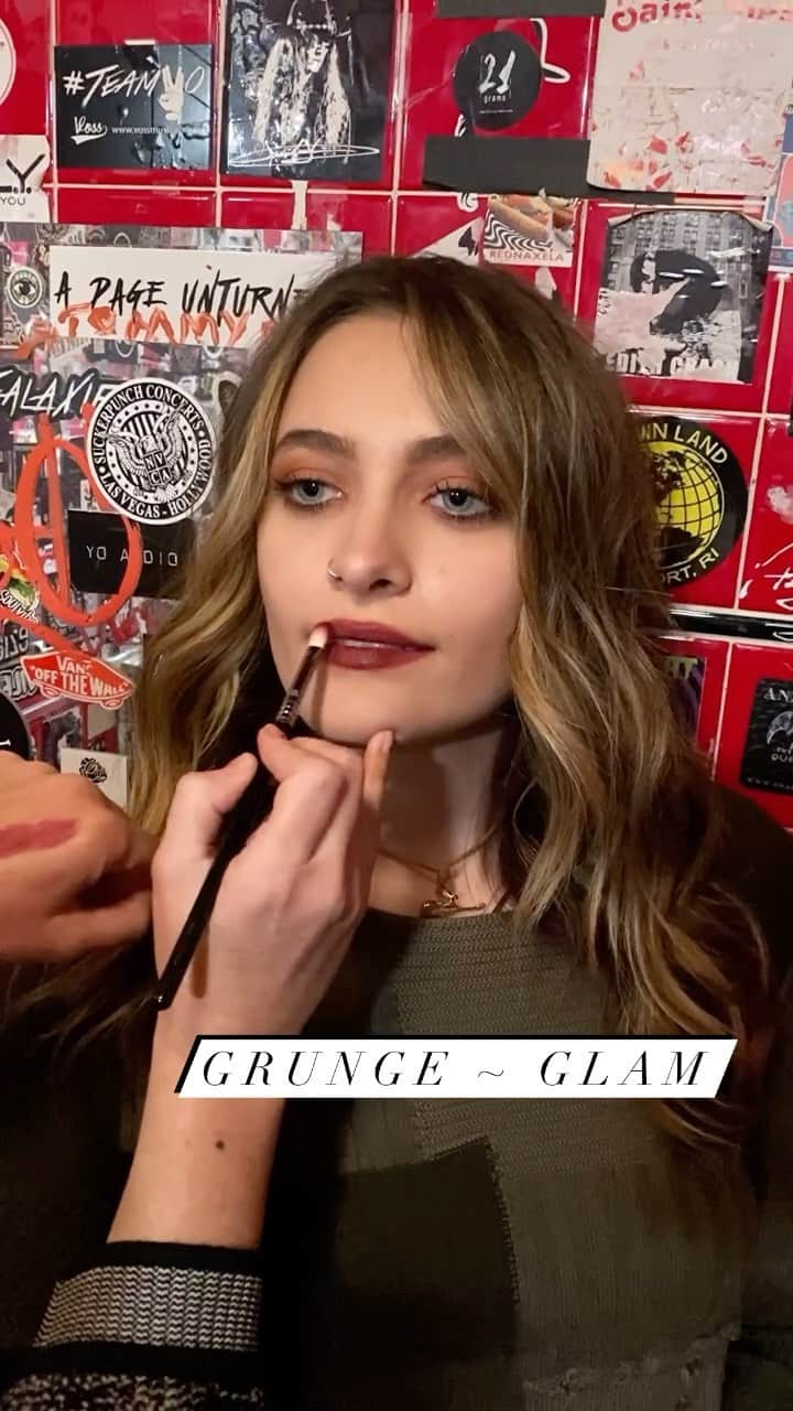 JO BAKERのインスタグラム：「P A R I S • J A C K S O N  She’s performing on @jimmykimmellive tonight don’t miss it!!!!!  Hair @chadwoodhair  Makeup by me #jobakermakeupartist #parisjackson #babywolfeyes #grunge #mood #lipstick @officialbyredo #worshipher @isamayaffrench latest collab 🧬」