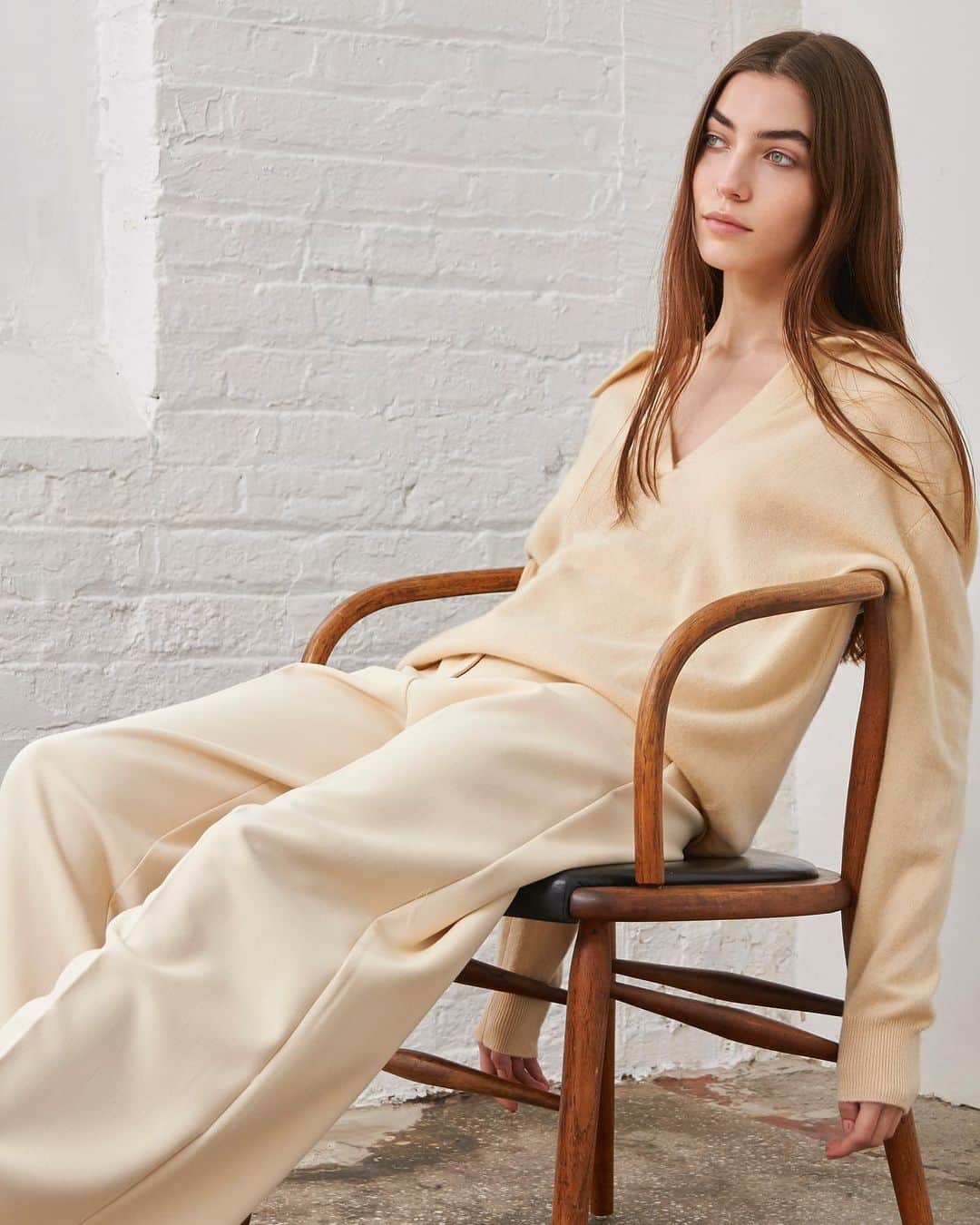 のインスタグラム：「Introducing our Prefall 2021 collection – knits to live in.   For US and International appointments @franklinstshowroom For Japan appointments @demyleejapan   Model @polinau  Hair and Make-up by @chichisaito Styling by @dlimjp」