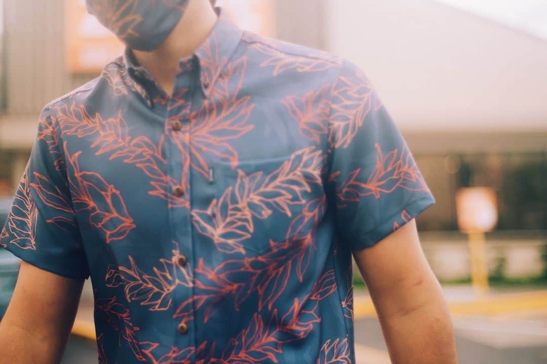Zippy's Restaurantsのインスタグラム：「Small restock of Zippy’s x Ari South Kā’opua Shirts on Zippys.com. Hurry and cop because they’ll sell out fast.」