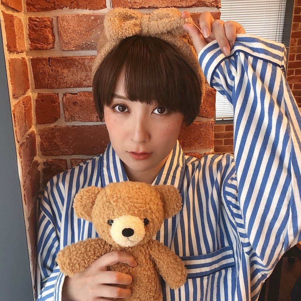 紺野栞さんのインスタグラム写真 - (紺野栞Instagram)「おはこん🧸☀︎ . . . #グラビア #gravure #그라비아  #일본 #sexy #섹시 #japanesegirl  #japan  #love #followme #sexy  #swimwear #水着 #likeforlikes  #グラドル #グラビアアイドル」12月4日 8時18分 - shiooo1023