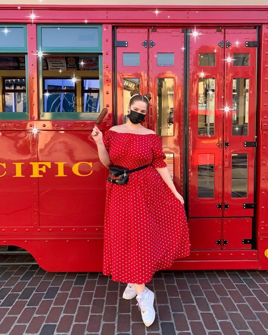ブリー・キッシュのインスタグラム：「📍disney california adventure park (!!)」
