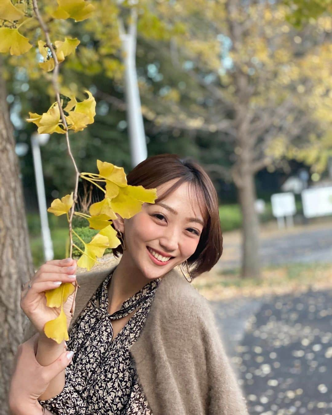 小川奏さんのインスタグラム写真 - (小川奏Instagram)「お久しぶりです！﻿ ﻿ じゃーん😆new hairです！﻿ ﻿ かなり切りました！﻿ ショートの奏どうですかな…？🥺﻿  #ミス学習院コンテスト2020 #ミスコン #女子大生 #ショートカット #ショートボブ #かわいいもの好きな人と繋がりたい #オシャレさんと繋がりたい」12月4日 9時09分 - kana_missg2020