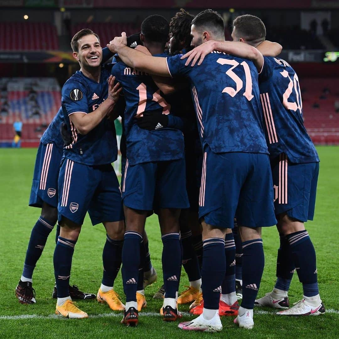 セドリック・ソアレスさんのインスタグラム写真 - (セドリック・ソアレスInstagram)「This one was for you! 🙌🔴⚪ It was an unforgettable game for me. My first game at the Emirates with fans and a great win. Amazing feeling! 😍💪 #Arsenal #EuropaLeague #UEL #Win #TeamWork #Gunners #COYG #fans #support #EmiratesStadium #motivation」12月4日 9時21分 - cedricsoares41