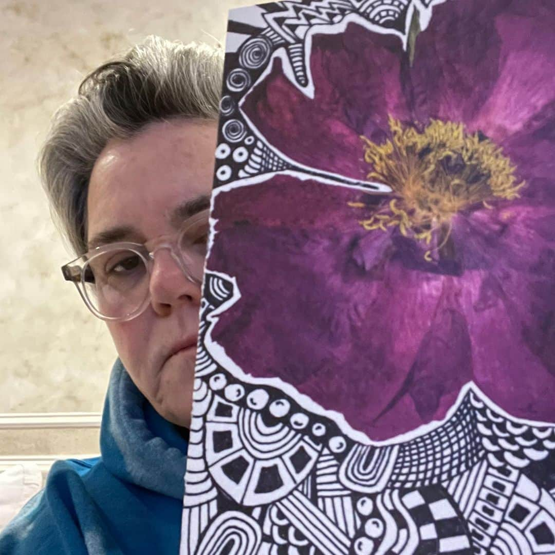 ロージー・オドネルさんのインスタグラム写真 - (ロージー・オドネルInstagram)「More of my doodle flower cards are up in my @etsy shop. get em while they last #doodles #ocd #pandemic  #bidenWON #pressedflowers #trumpsucks」12月4日 9時37分 - rosie