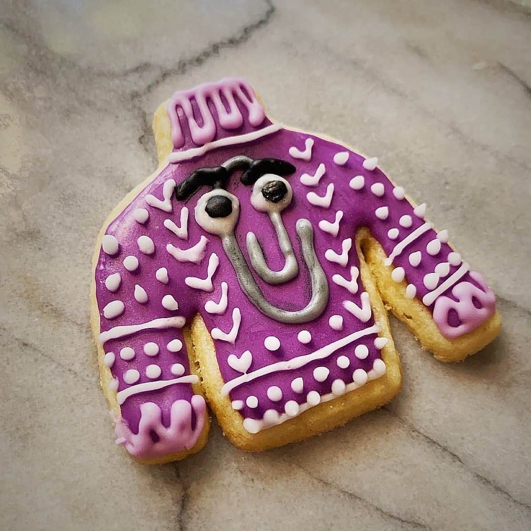 Microsoftさんのインスタグラム写真 - (MicrosoftInstagram)「Could eat the arms right off these cookies.」12月4日 9時37分 - microsoft