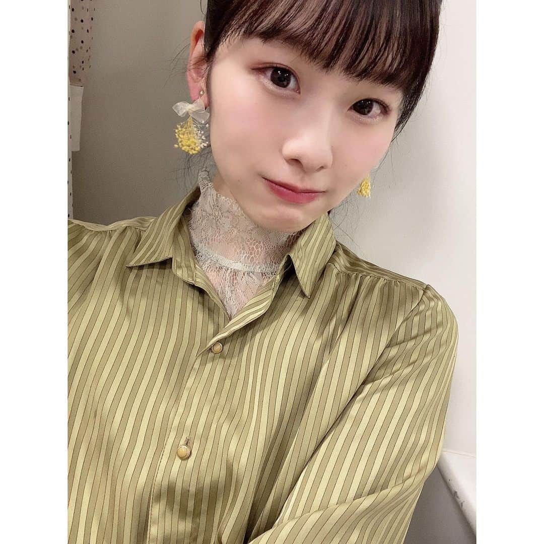 浅井七海さんのインスタグラム写真 - (浅井七海Instagram)「.﻿ ドライフラワーイヤリングかわいい😭💐💛﻿ ﻿ Dried flower earrings are cute.😭💐💛﻿ ・﻿ ・﻿ #earrings #earring #driedflowers flower #イヤリング #ドライフラワー」12月4日 20時41分 - naamin48_