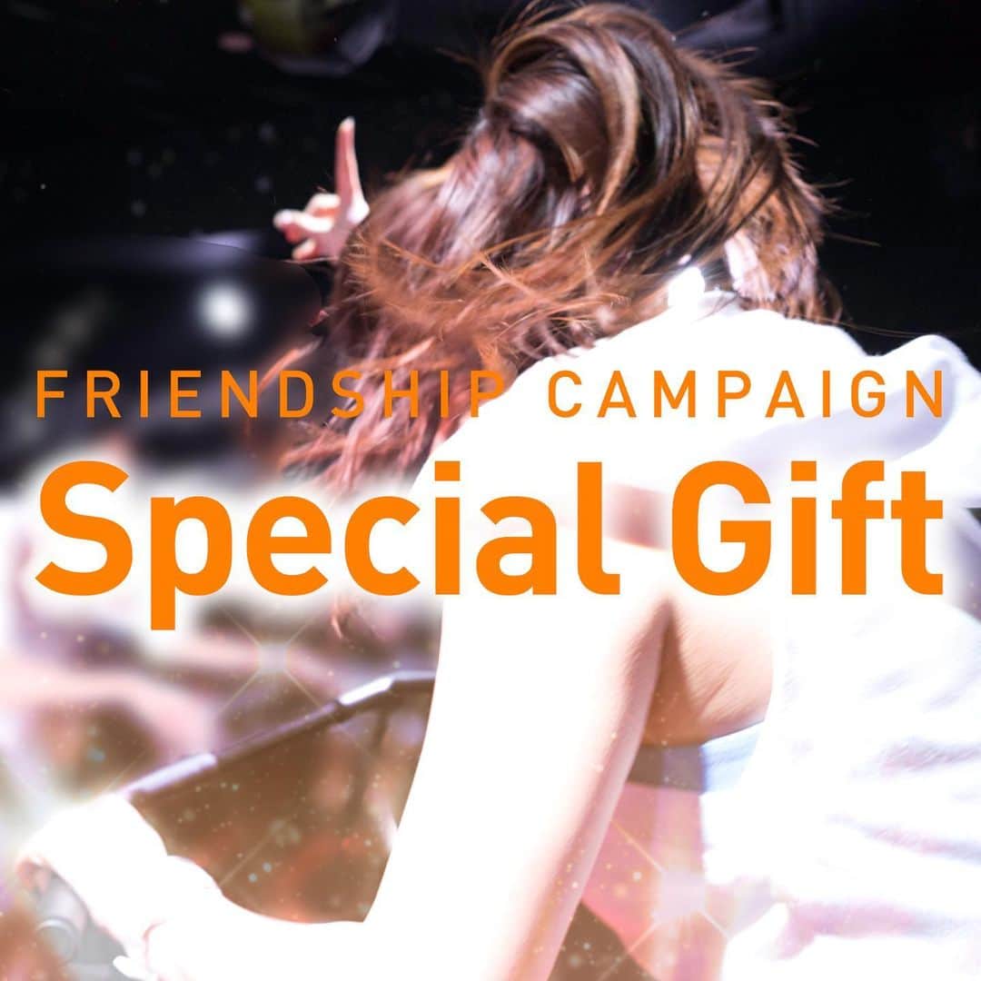 jump one（ジャンプワン）さんのインスタグラム写真 - (jump one（ジャンプワン）Instagram)「. 『FRIENDSHIP CAMPAIGN』Special Gift!! . 現在実施中の『FRIENDSHIP CAMPAIGN』につきまして たくさんのご参加ありがとうございます！ 10スタンプ集めたお客様へのSpecial Giftを発表いたします！！ . 【Special Gift】プライベートレッスン . 休業期間中、LINE LIVE『jump one Stream “LINK”』にて配信した「Climax Compilation」を、"あなた"だけに特別提供！！ 画面でしか見ることのできなかった限定プログラムを、スタジオで実際に体感できるチャンス♪ この特別なプライベート空間に、"あなた"をご招待いたします！！ . . ※レッスンに参加できるのは、紹介者様＋会員様5名の合計6名様までとなります。 ※諸条件につきましては、キャンペーン期間終了後に該当のお客様へ連絡いたします。 . . ご紹介に応じて様々な特典を受け取れる『FRIENDSHIP CAMPAIGN』は12/20(Sun)までとなります。この機会にぜひ、ご友人・ご家族をお誘いください！ . . 『FRIENDSHIP CAMPAIGN』の詳細はこちら https://www.jumpone.jp/campaign/34049/ . . #jumpone #ジャンプワン #diet #ダイエット #筋トレ #トレーニング #ボディメイク #フィットネス #ワークアウト #ストレス発散 #エクササイズ #有酸素運動 #トレーニング女子 #腹筋割りたい #ジム女子 #暗闇フィットネス#トランポリンダイエット #暗闇トランポリン #トランポリンフィットネス#美ボディ #美body #駅近ジム #キャンペーン実施中 #friendshipcampaign #友達紹介 #特典 #speciallesson」12月4日 19時16分 - jumpone_official