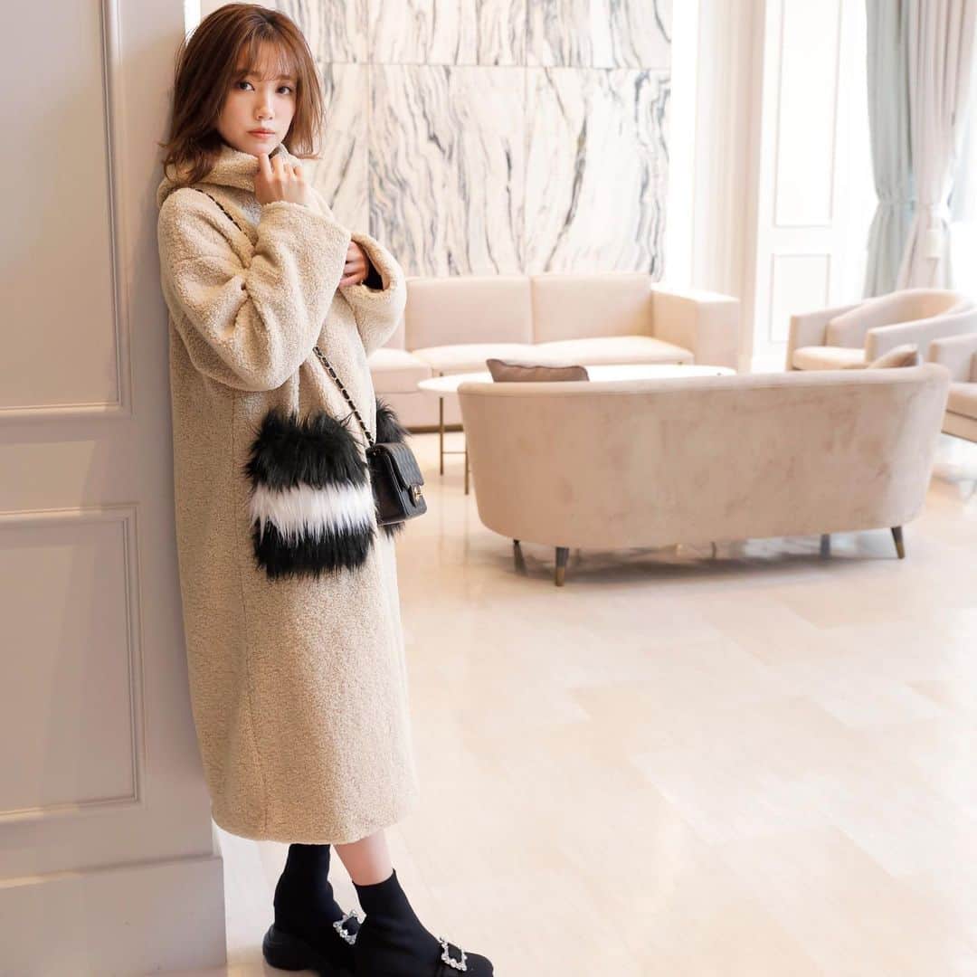 加藤玲奈のインスタグラム：「Radyの2020AWニュースペーパーが12月1日から同梱されてます✨ ホリデーシーズンにぴったりなアイテムが沢山なので是非チェックしてみてね💝 #Rady @radychan_no_insta」