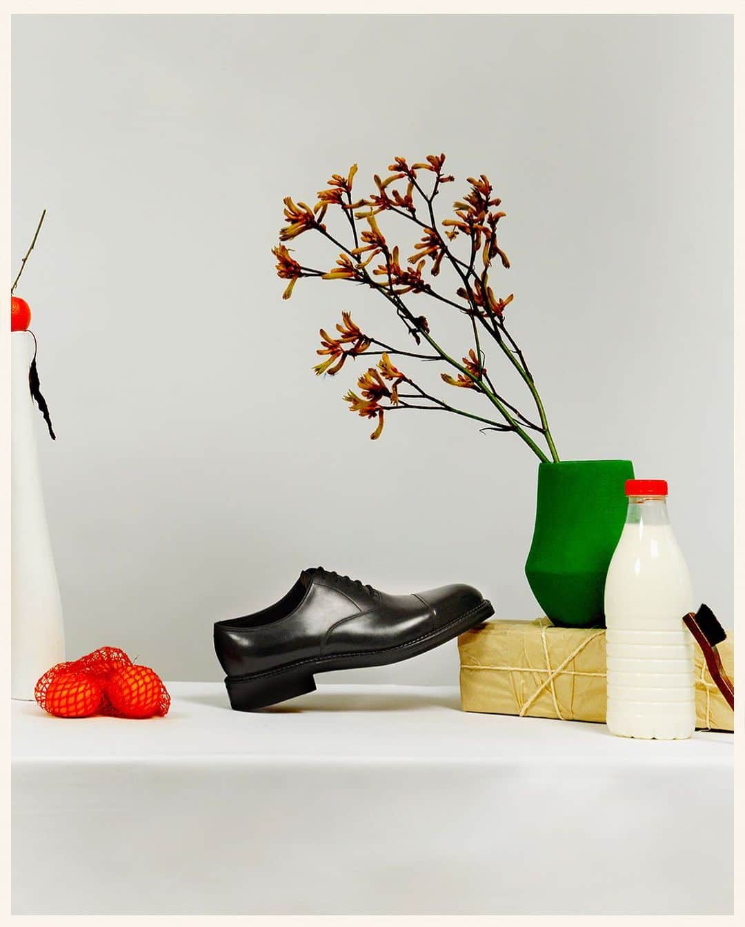 ジョンロブのインスタグラム：「Celebrate this festive season with the gift of craftsmanship and formidable style. . #johnlobb @lejartanaick」