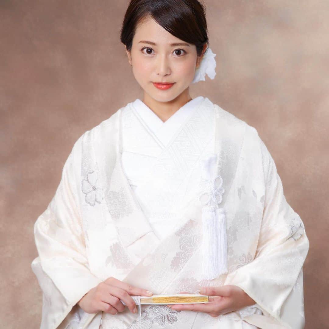 麻倉みなのインスタグラム：「データが届いた❤︎ #白無垢#白無垢ヘア #白無垢前撮り #前撮り」