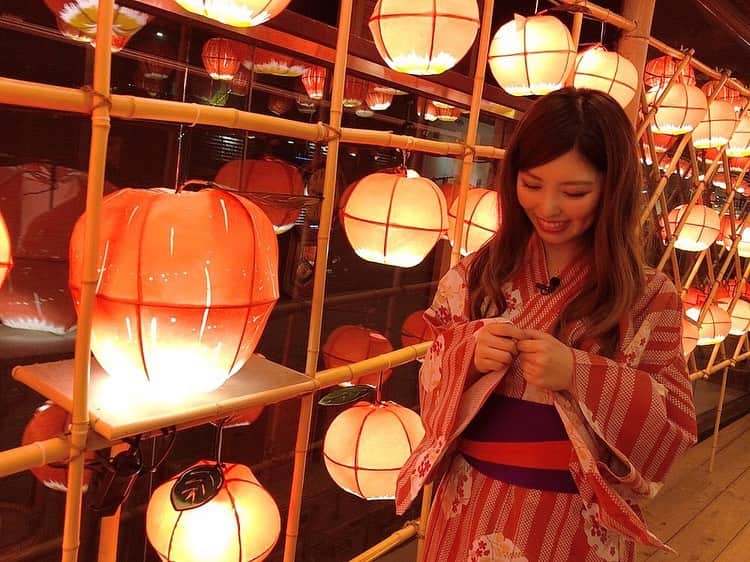 橘ゆりかのインスタグラム：「青森の思い出写真がいっぱい☺️☺️﻿ ﻿ 馬車に揺られながら新鮮なりんごを車中でいただいて景色を楽しんできました〜🍎﻿ パカパカ足音がかわいかったぁ🐴﻿ ﻿ 撮影はしてないけど温泉が最高だったよ🥺♨️﻿ ﻿ ﻿ ﻿  #青森旅行 #星野リゾート #青森屋 #青森観光 #浴衣 #福盛訓之 さん #倉田瑠夏 #橘ゆりか #ねぶた祭り #提灯 #りんご #温泉旅行 #馬車  #南部の馬 #馬 #aomori #hoshinoresorts #ig_japan  #🍎 #🏮#👘」