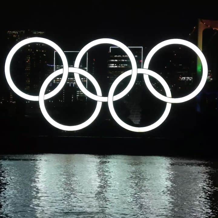 2020年東京オリンピックのインスタグラム：「The Olympic Rings light up Tokyo! 🏙️  Just  2⃣3⃣0⃣ days to go to the Olympic Games #Tokyo2020! 🇯🇵  #UnitedByEmotion 🌏」