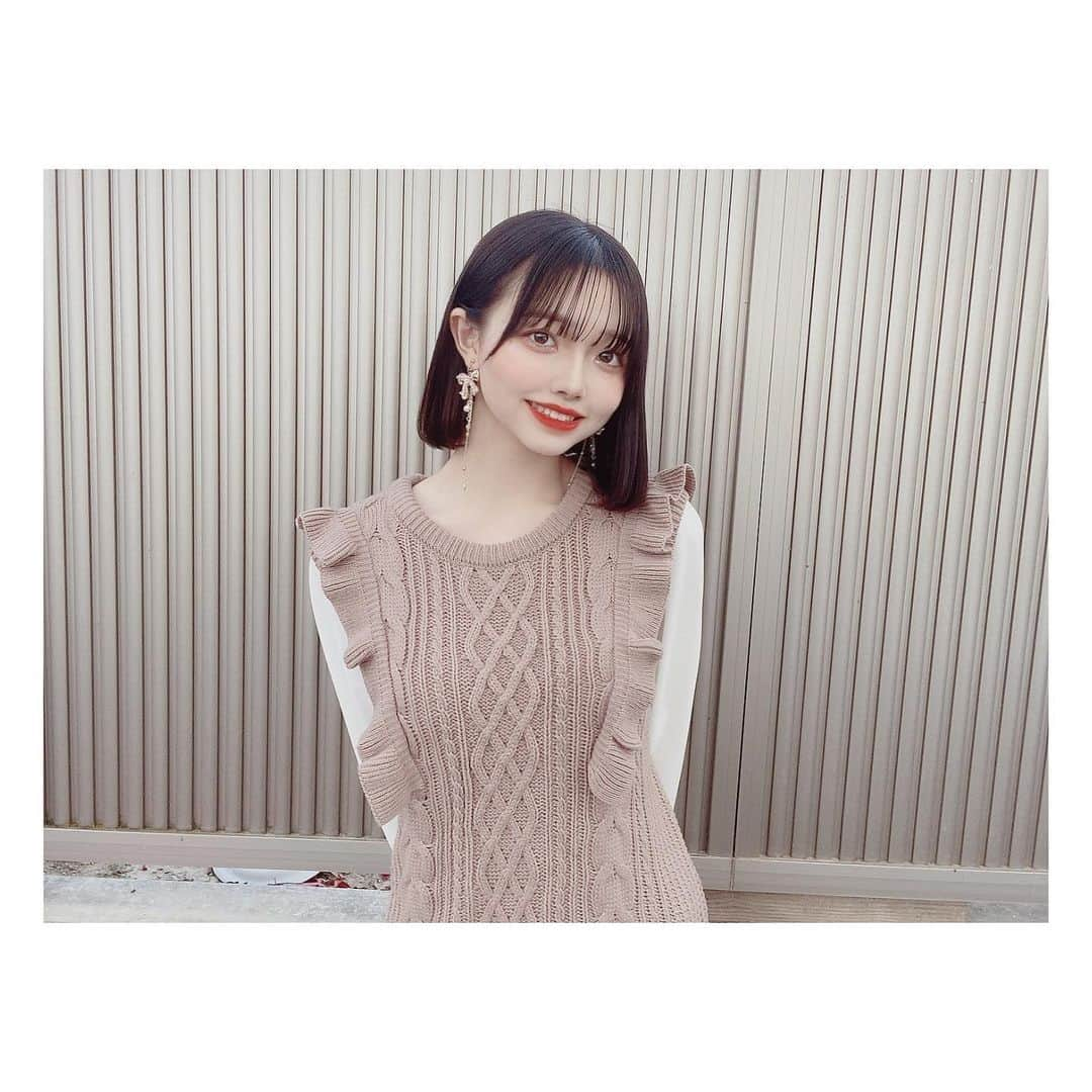 奥本陽菜のインスタグラム：「髪切ったんだ~💇‍♀️ ・ ・ ・ ・ ・ #ショートヘア #内巻きボブ  ・ ・ ・ 念願のイヤリングもゲット…♡」