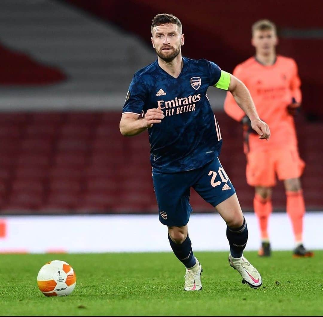 シュコドラン・ムスタフィのインスタグラム：「Great spirit yesterday and amazing to have the fans back at Emirates 🏟 #SM20」