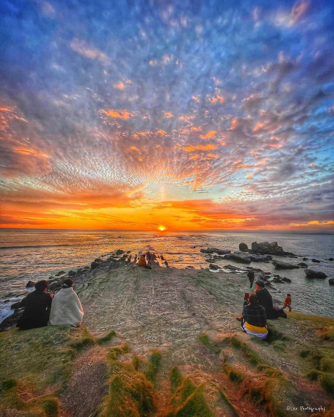 leo7000のインスタグラム：「この季節の夕景イイですね‼️🌅🌄 IG皆さん、今週もお疲れ様でした😊 素敵な週末を〜♪ 🍺🍺✨」