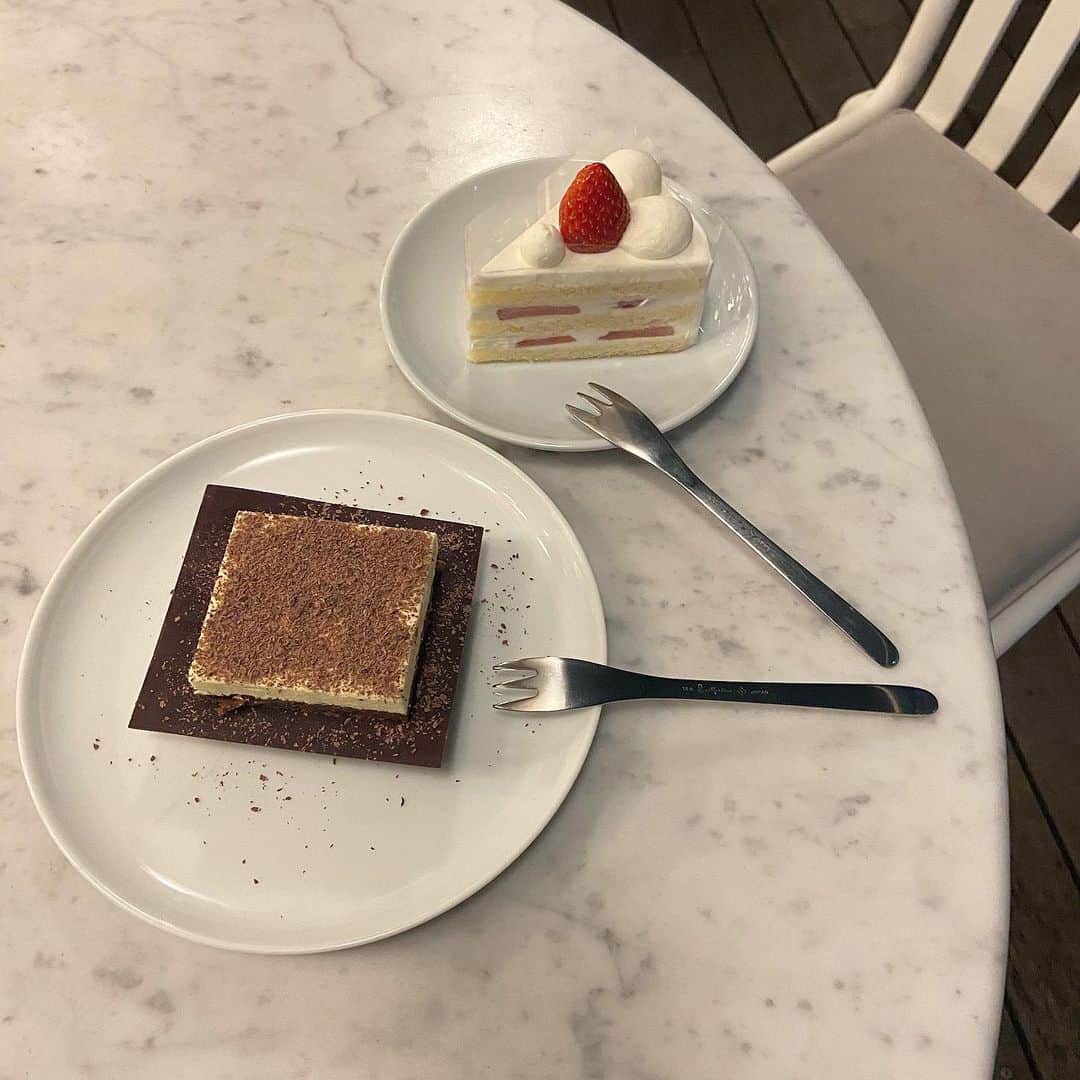 sarimaru(国木田さりまる)のインスタグラム：「甘いものはたまにで良い🍰」