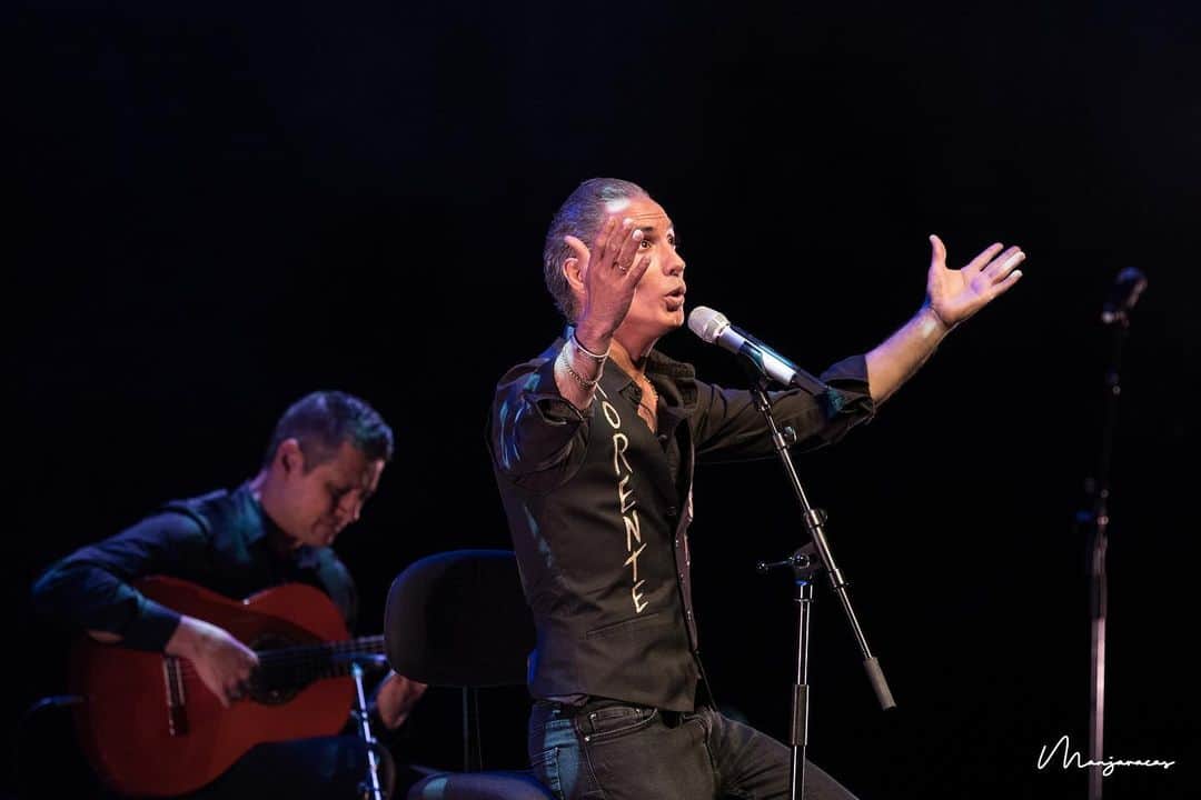 DeFlamenco.comのインスタグラム：「Ayer estuvimos viendo a @pitingo en la #SumaFlamenca con Morente Siempre en el recuerdo.  #flamenco #deflamenco #flamencomadrid #teatrosdelcanal @teatroscanal @culturacmadrid Fotos @manjavacas.flamenco」