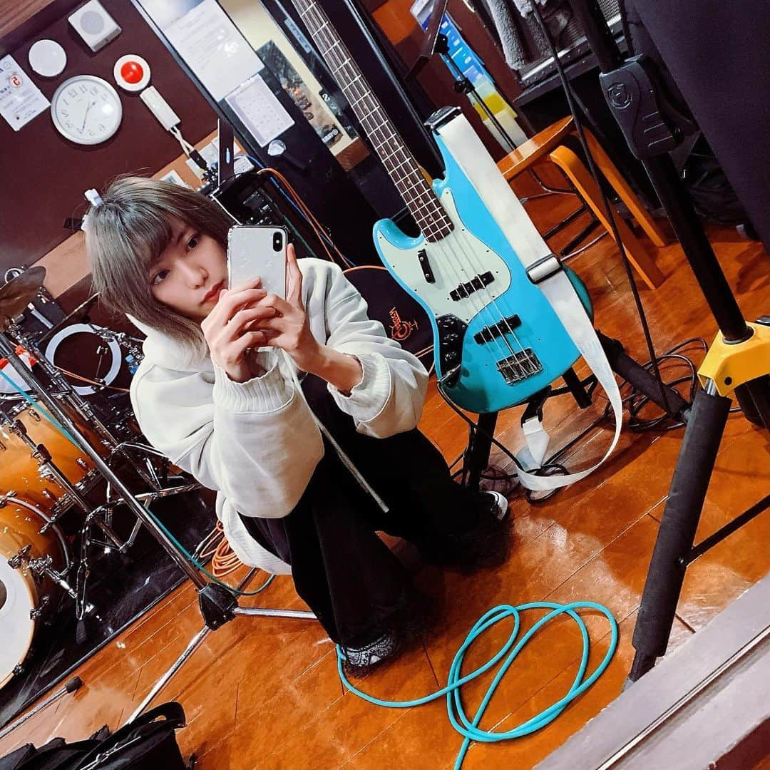 SHIZUKAさんのインスタグラム写真 - (SHIZUKAInstagram)「💙🧡💙🧡💙」12月4日 20時21分 - shizuka_bassplayer