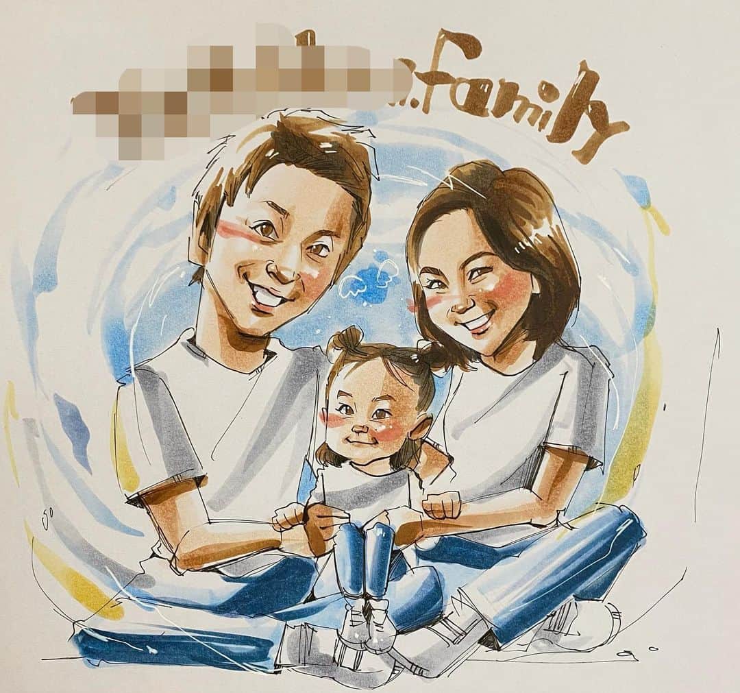 似顔絵★𝗚𝗢𝗥𝗜𝗞𝗜𝗡𝗚のインスタグラム：「. . #gorikingの小洒落てみたシリーズ  . . 先日の一枚目❤️ 二枚のご依頼でした⭐️✨ . . 空をイメージした青をメインとしたイラスト😘💕 優しい仕上がりとなりました💕 . .  .  ❌❌現在は、予約受付終了してます❌❌ 。 . . .  2020年度ご予約のお客✨ 現在135番までの方へ案内中です🌟✨💕 DMの確認いただきgmailへ返信宜しくお願い致します🙇‍♀️🌟✨✨ . . . .  次回の予約応募は、2020年のご予約分を書き終える予定の 来年春から夏頃の、、、予定です。 ※あくまでも予定なので前後します🙇‍♀️ . . . .  オーダー再開の際には 人数制限あるため必ず予約ができるわけではございません。 そのことも踏まえた上で 次回ご検討いただけると嬉しいです(^^) . . また、結婚式の使用を考えてくださる方も多いです✨  前々からお伝えしていますが、 基本的に予約順に対応しているため、 近々の納期を希望される方は、 対応できないこともあるので、 あらかじめご了承ください💦 . . . . . ※今回予約が取れた方へ※ . .  写真がまだ用意できてない、入金が遅れそうなど、状況により、順番が前後することもございます‼️ あらかじめご了承ください。 。 . . . また、芸能人、キャラクターのオーダー、パロディ風オーダーはお断りしています。  芸能人については、ご本人様に直接プレゼントなどはOKです。 . . . . . . 💰料金表は過去投稿記事みてね❤💰 . . . . . ➡️ハッシュタグ⇨ goriking117料金表2019⬅️ . . ✨✨✨✨✨✨✨✨✨✨✨✨✨✨✨✨ @by.goriking のアカウントでは、 過去書かせて頂いたお客様方からの、 似顔絵のその後のお写真をいただき、 投稿しております^ - ^❤️❤️ 玄関に飾ってある似顔絵、 渡した瞬間のお写真、 ご本人とのお写真などなど💕 いろんな場面でのお写真お待ちしております^ - ^✨⭐️ . . . .  #似顔絵#pencildrawing#drawing#pencil#illust#painting#art#artwork#絵描きさんと繋がりたい#似顔絵師#gorikingの似顔絵屋さん#仲良し家族#仲良し夫婦#結婚#愛娘#娘#絆#宝物#お洒落#fashion#青空#comicart#anime#animeart#comicartist#animejapan」