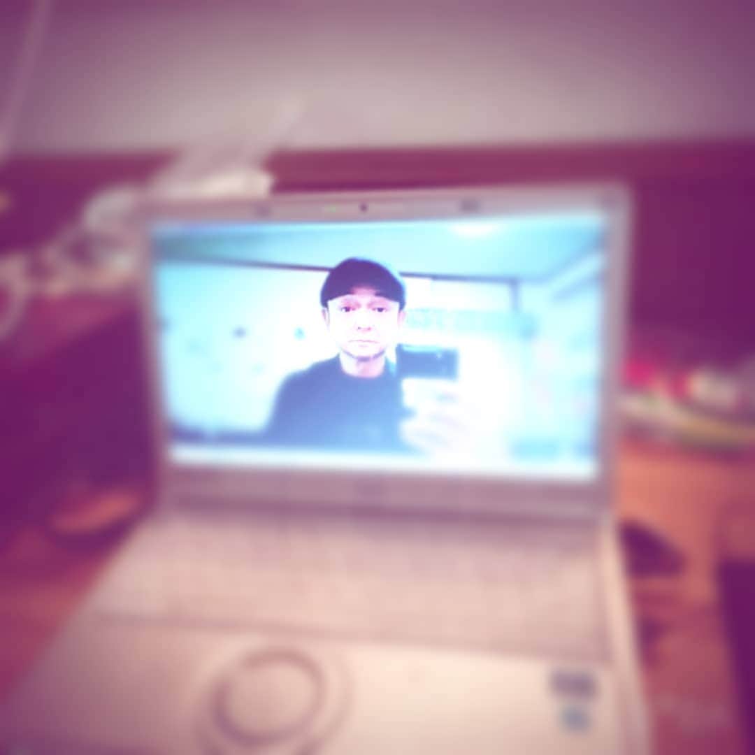 松本隆博のインスタグラム：「。 おはよー(*˘︶˘*).｡.:*♡ zoomミーティングなう (^○^) そして午後からはラジオ収録 です！！！ 今日も1日頑張ろー(˙◁˙)」