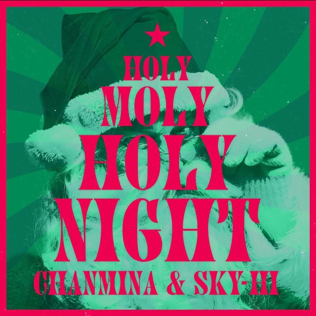 ワーナーミュージック・ジャパンさんのインスタグラム写真 - (ワーナーミュージック・ジャパンInstagram)「#ちゃんみな ・ SKY-HIとコラボレーションしたクリスマス・ソング「Holy Moly Holy Night」をデジタル・リリース決定✨ ・ 昭和の歌番組や2000年代のファッションをオマージュするなど、見どころ満載のミュージック・ビデオを公開🎶」12月4日 12時23分 - warnermusic_jp