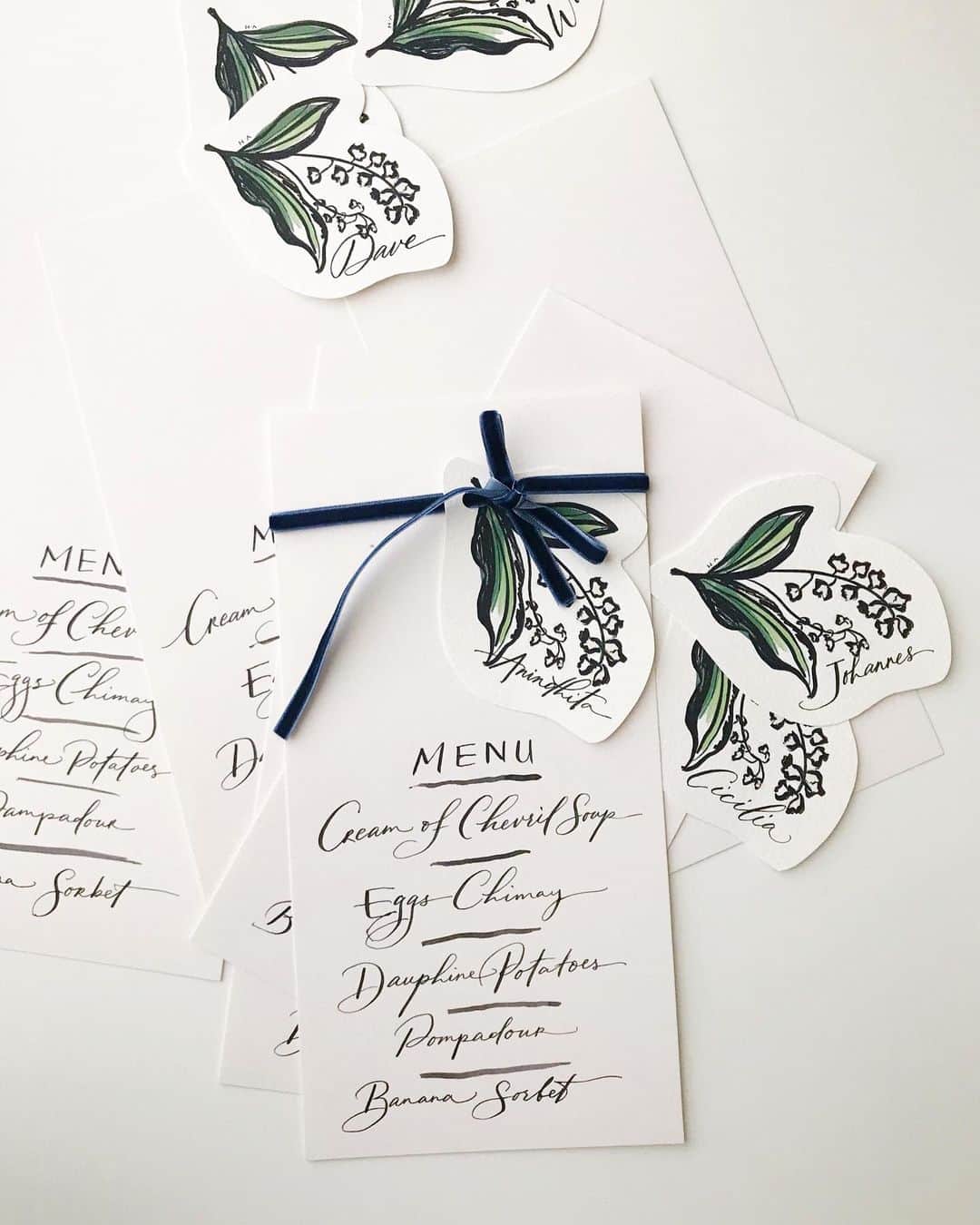 Veronica Halimさんのインスタグラム写真 - (Veronica HalimInstagram)「Calligraphy and illustration for Dior  Inspired by Dior’s favorite bloom and cuisine @lxemoments @dior @mydeardior — #dior #diorbloom #lilyofthevalley #mydeardior #botanicalillustration #calligraphy #calligraphymenu #tablestyling #christiandior」12月4日 12時40分 - truffypi
