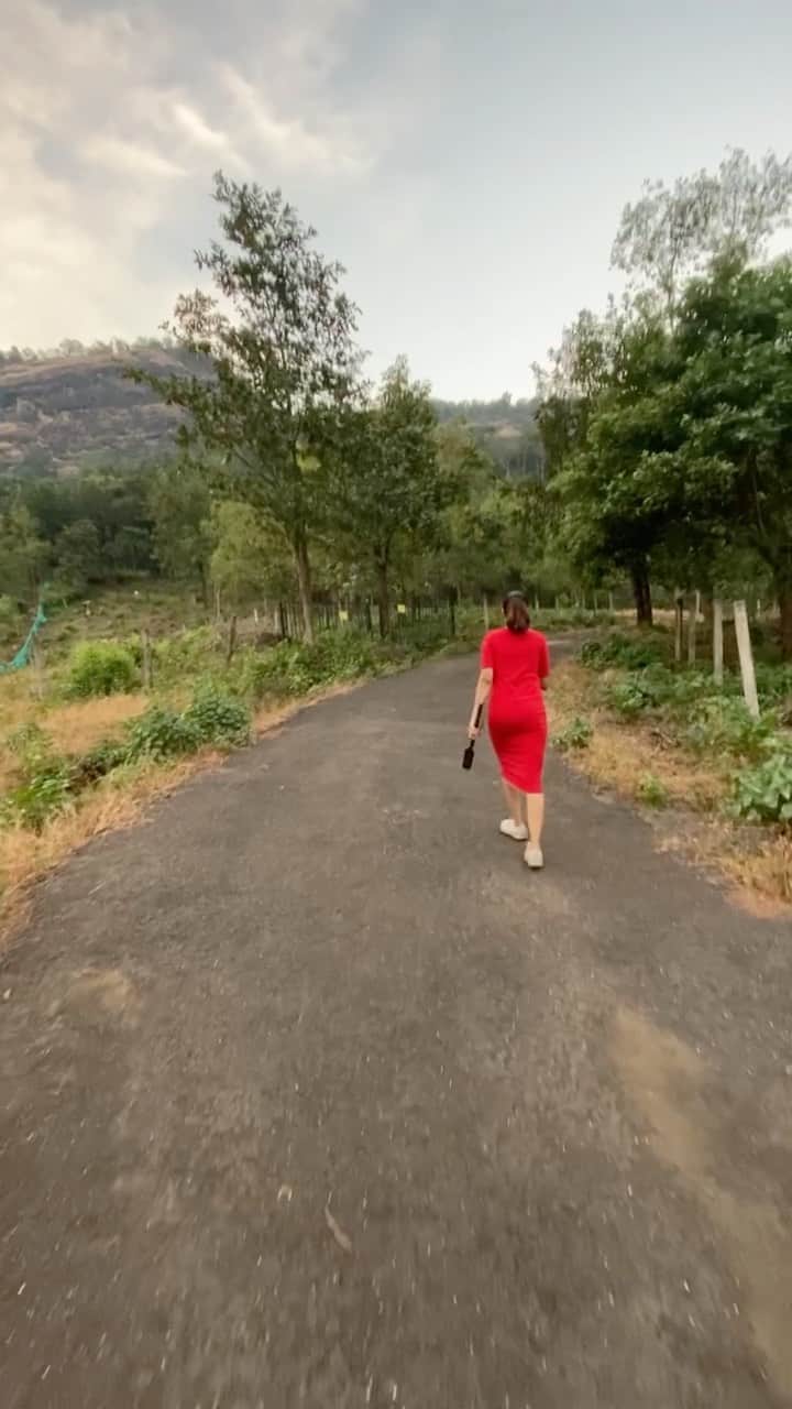 Gaurav Tanejaのインスタグラム：「Karjat, such a beautiful place #vacation #Karjat #flyingbeast」