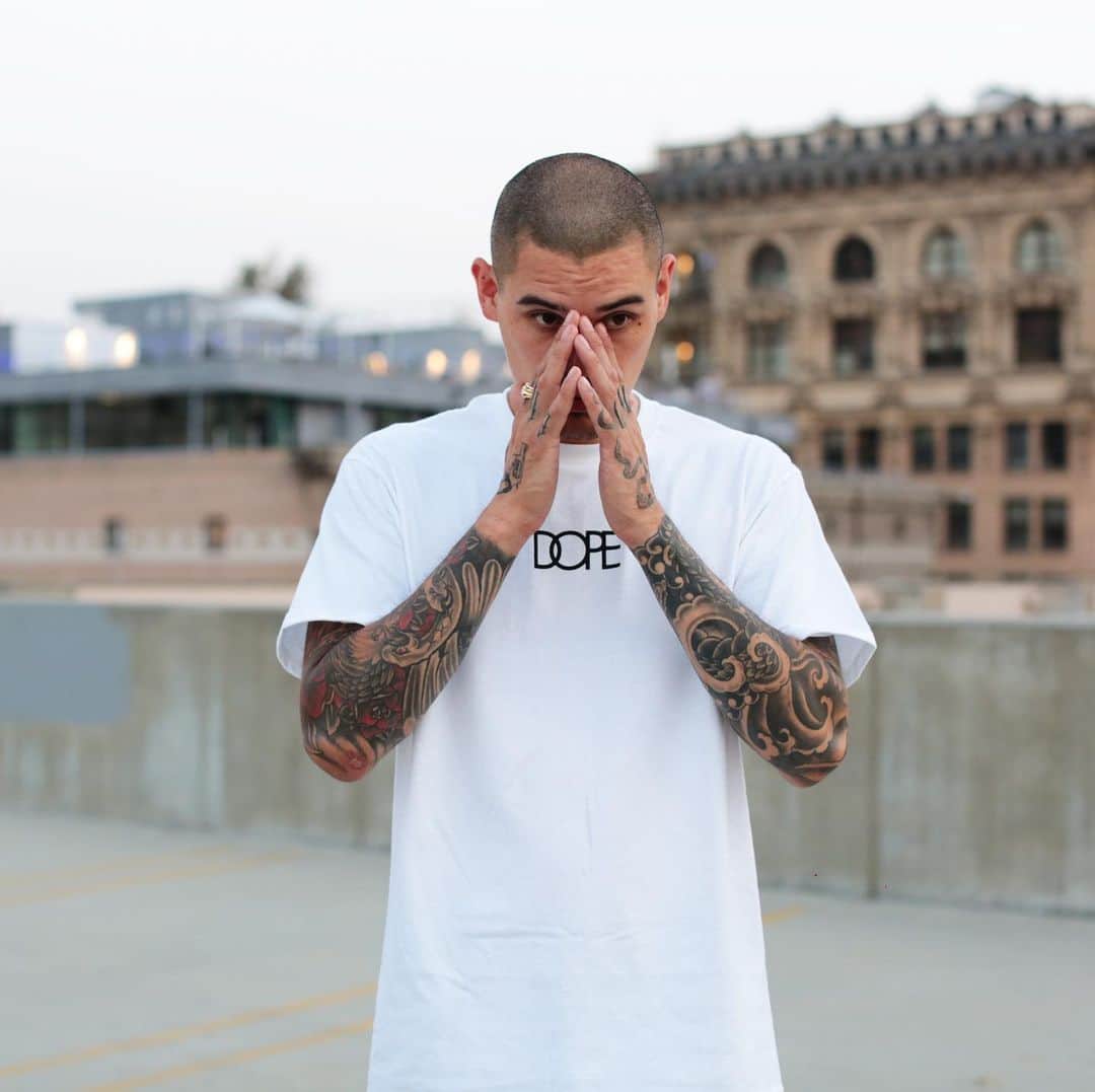 DOPEのインスタグラム：「Small Logo Tee 🔥」