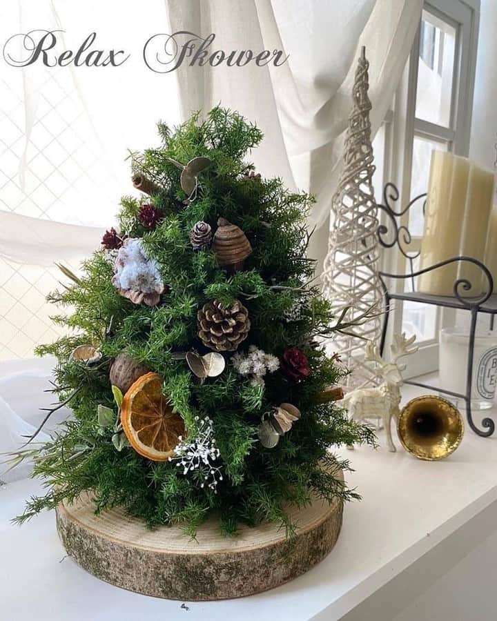 東京堂アーティフィシャルフラワーMAGIQのインスタグラム：「・ 🌟MAGIQ キャンペーン🌟 【Joyfull Christmas🎅キャンペーン】 ・ 💫💫💫💫💫💫💫💫💫💫💫💫💫💫💫💫 ・ 👑【入賞】発表❗️ 👑 ✳️💫 Congratulations 🏆💫✳️ 🎊 おめでとうございます！ 🎉🎊 ・ Photo by @relaxflower 👏👏👏 ・ 💫💫💫💫💫💫💫💫💫💫💫💫💫💫💫💫 ・ キャンペーンへの投稿ありがとうございます🙇 ・ 素敵な写真を共有させて頂きます♪ ・ これからも @magiq.jp をよろしくお願いいたします。 ・ 🔸🔸🔸🔸🔸🔸🔸🔸🔸🔸🔸🔸🔸🔸🔸🔸 ・ 【Joyfull Christmas🎄キャンペーンへご参加の皆様】 キャンペーンへのご参加、誠にありがとうございました🙇‍♂️ ・ 今後もキャンペーンは続きますので、次回キャンペーンも ぜひご参加よろしくお願いします🙇‍♀️ ・ #MAGIQ #MAGIQのある暮らし #TOKYODO #東京堂 #アーティフィシャルフラワー #アーティフィシャル #アートフラワー #造花  #フェイクフラワー  #花 #花のある暮らし #花のある生活 #花好きな人と繋がりたい #花を飾る #インテリア #インテリアフラワー  #フラワーデザイン #フラワーアレンジメント #フラワーアレンジ #アレンジメント #クリスマスアレンジ #artificialflower #キャンペーン #flowerofinstagram #flowersoninstagram #花藝 #꽃스타그램 #조화 #クリスマス #christmas」