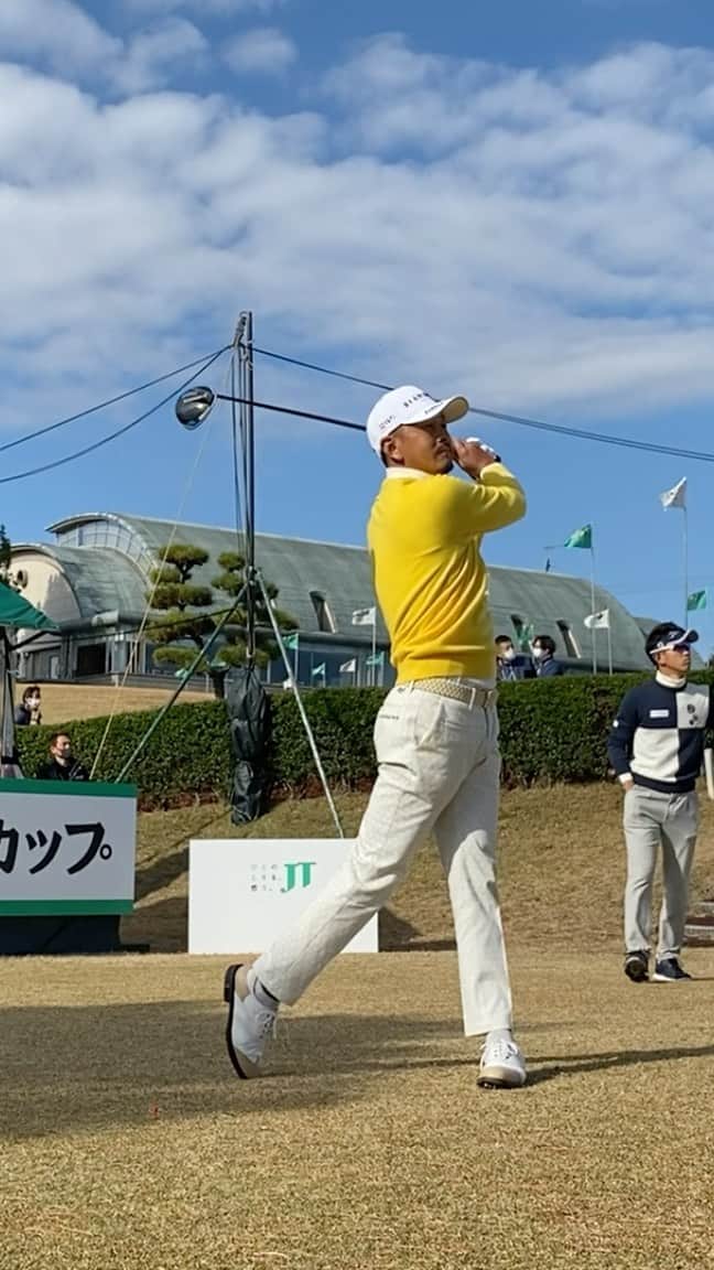 のインスタグラム：「2nd Round 注目組のティショットは、岩田寛選手、阿久津未来也選手、杉山知靖選手の第9組です👏 どうぞティショットの雰囲気をお楽しみ下さい‼️#golf #golftour #cool #岩田寛 #阿久津未来也 #winnfr #杉山知靖 #shooting #winter #ゴルフ日本シリーズjtカップ #東京よみうりカントリークラブ #ntv #今日のコーデ」