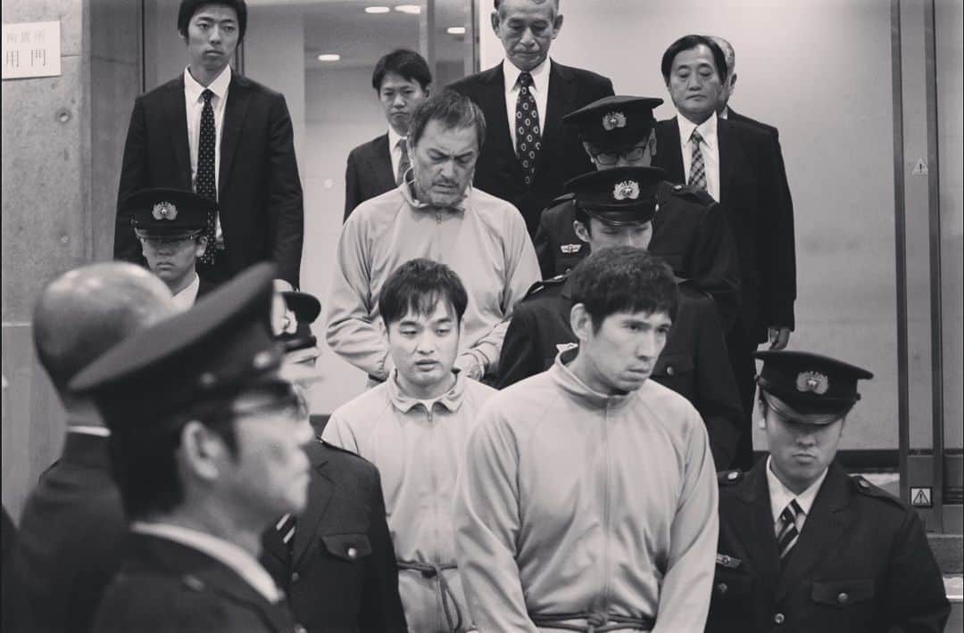 天野慶久のインスタグラム：「12月5日、6日　21時から 2夜連続ドラマスペシャル 『逃亡者』 出演をさせていただきました！ どうぞご覧ください！！  #逃亡者 #テレビ朝日」