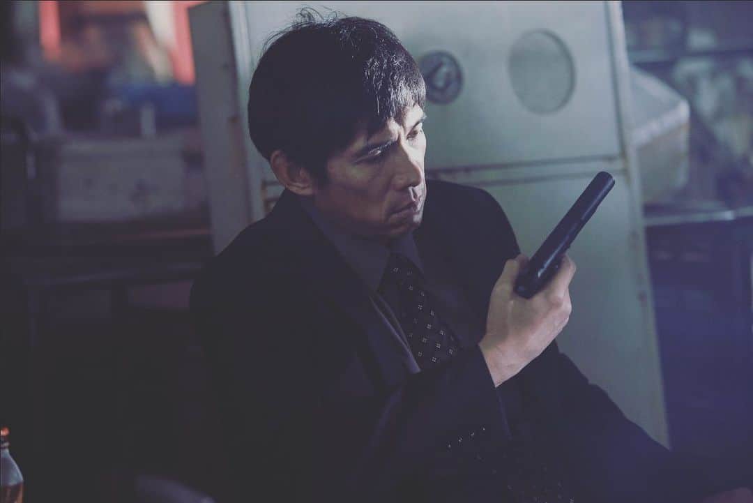 天野慶久のインスタグラム：「12月5日、6日　21時から 2夜連続ドラマスペシャル 『逃亡者』 出演をさせていただきました！ どうぞご覧ください！！  #逃亡者 #テレビ朝日」