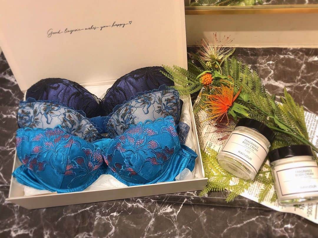 Ravijour札幌4丁目プラザ店のインスタグラム：「#onsale   ブルーランジェリーコレクション💙💙 のご紹介です💙 詳しくはブログへ✈  #ラヴィジュール #ravijourstaff  #ravijour_official  #ravijoursapporo」