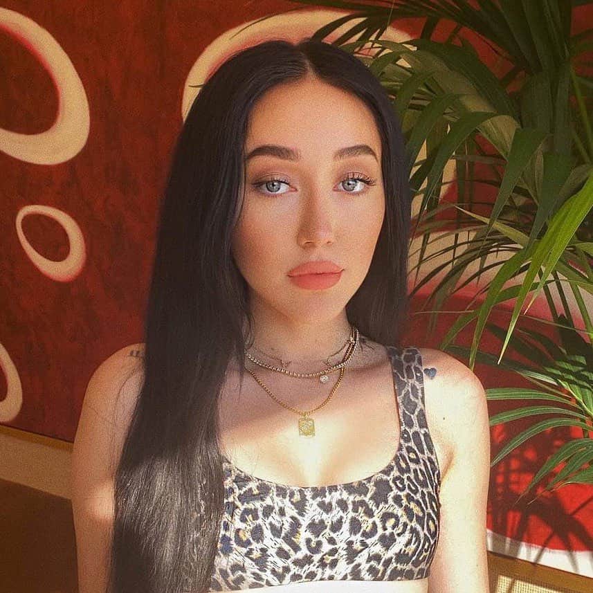 E! Onlineさんのインスタグラム写真 - (E! OnlineInstagram)「"I am horrified and truly sorry." Noah Cyrus is apologizing after using a racially insensitive word in a post defending Harry Styles' Vogue photoshoot—link in bio. (📷: Instagram)」12月4日 13時53分 - enews