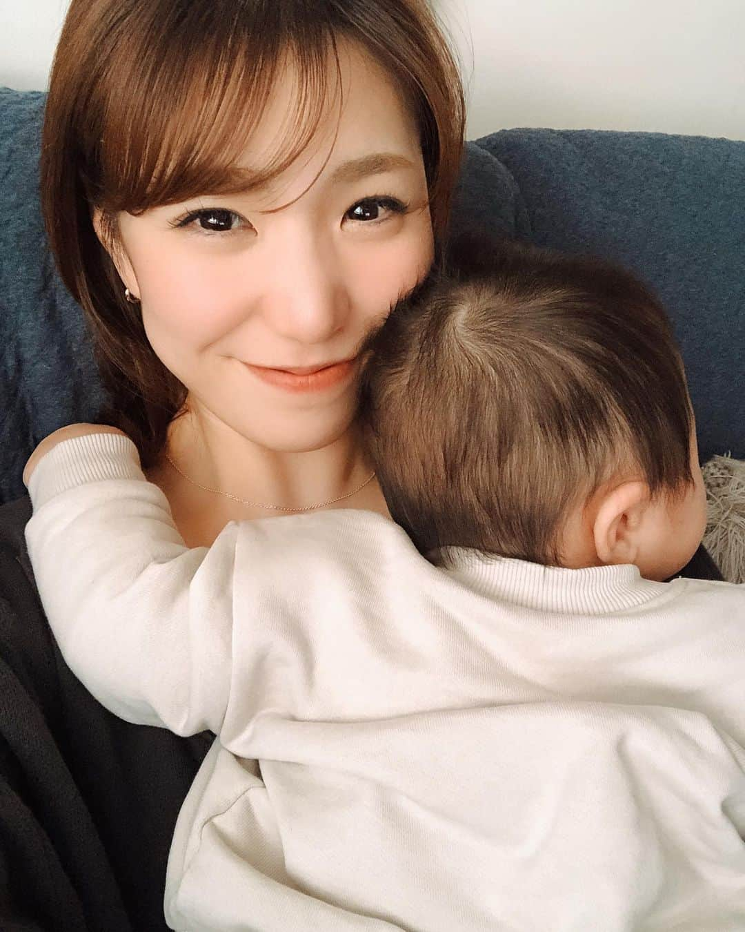 武田奈也のインスタグラム：「. コアラねんね🐨🤍 　  #baby #babyboy #7month #男の子ベビー #男の子ママ #令和ベビー #ママライフ #生後7ヶ月 #ママリ #ベビフル」