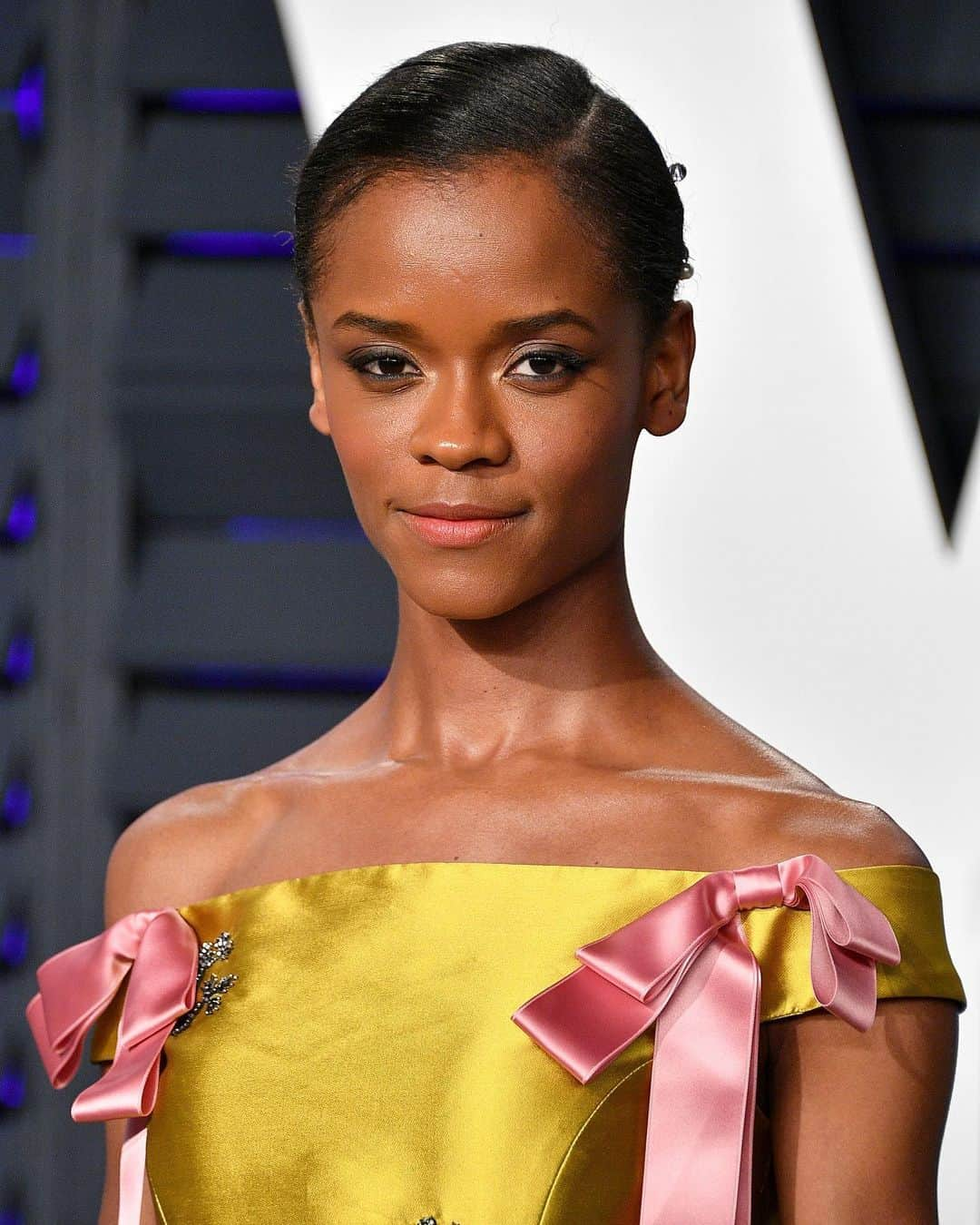 Just Jaredさんのインスタグラム写真 - (Just JaredInstagram)「“Black Panther” star Letitia Wright’s tweets about the COVID-19 vaccine have received so much backlash that she’s trending on Twitter. To see her comments, plus her dozens of replies to fans, tap this photo at the LINK IN BIO. #LetitiaWright Photo: Getty」12月4日 15時01分 - justjared