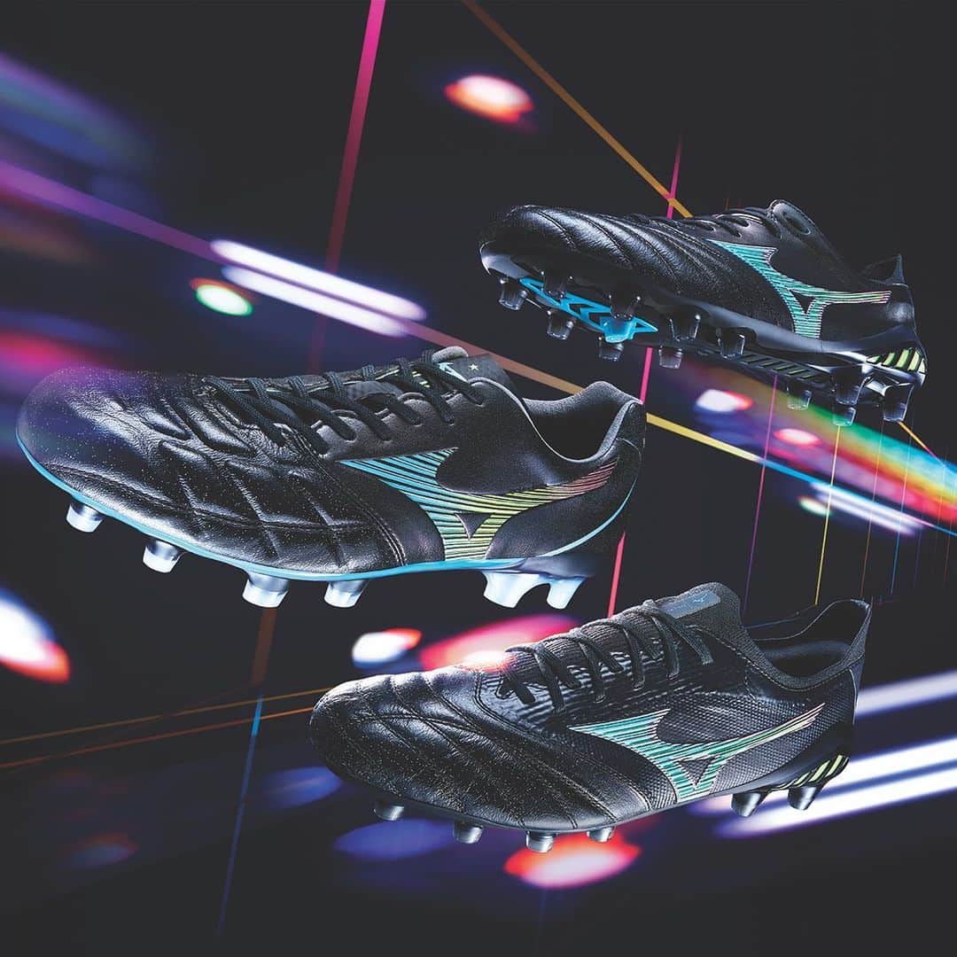 のインスタグラム：「Cyber color Pack out now! พบกับสีใหม่ล่าสุดของรองเท้าฟุตบอล 3 รุ่น Morelia Neo lll, Morelia Neo lll Beta และ Rebula Cup โดยในคอลเลคชั่นนี้ ได้แรงบันดาลใจจากแสงไฟยามค่ำคืนบนถนนสายนีออนในกรุงโตเกียว」