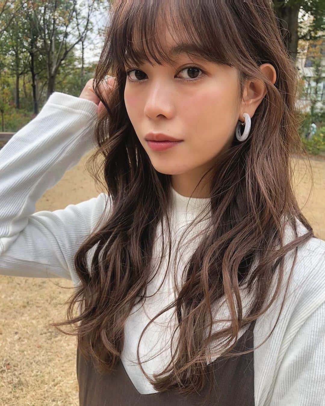 松林彩のインスタグラム：「12月🌙 久々撮影データ📸 もう今年終わっちゃうね〜 またコロナ暴れてるし💭 なんか1ヶ月終わるスピードが早く感じる〜💭 12月は何かできるかな〜？  #サロモ #サロンモデル #ロングヘア#ヘアアレンジ #アッシュカラー #ラベンダーアッシュ #撮影 #撮影モデル #f4f #hair #hairstyle #haircolor #makeup #coordinate #fashion #instafashion  #hair #ootd #girl　#girls #love #follow #me #like4like」