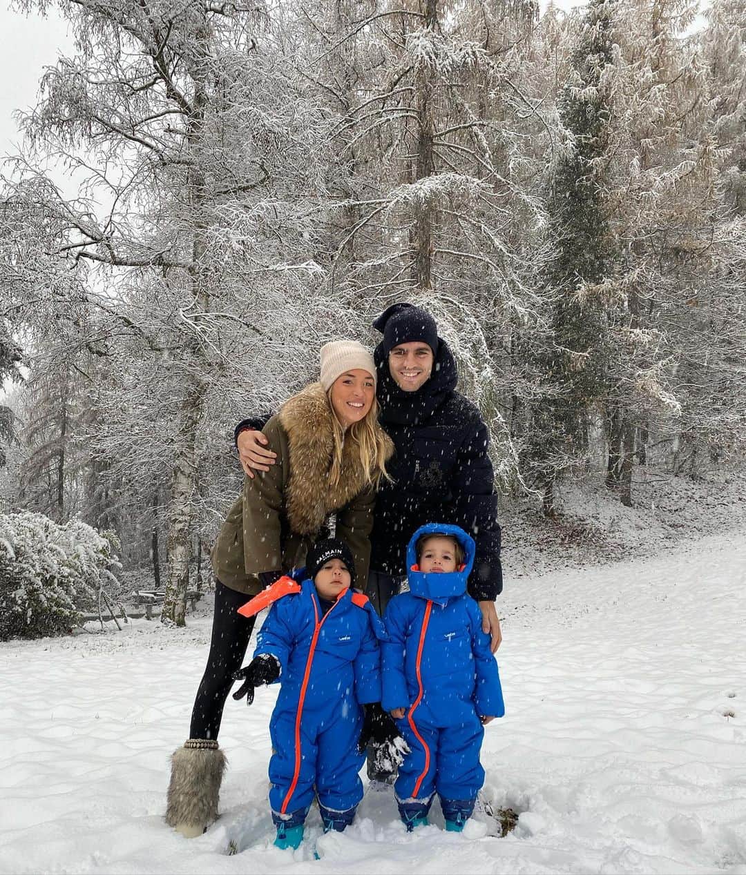 アルバロ・モラタのインスタグラム：「🌨 ⛄️ ❄️」
