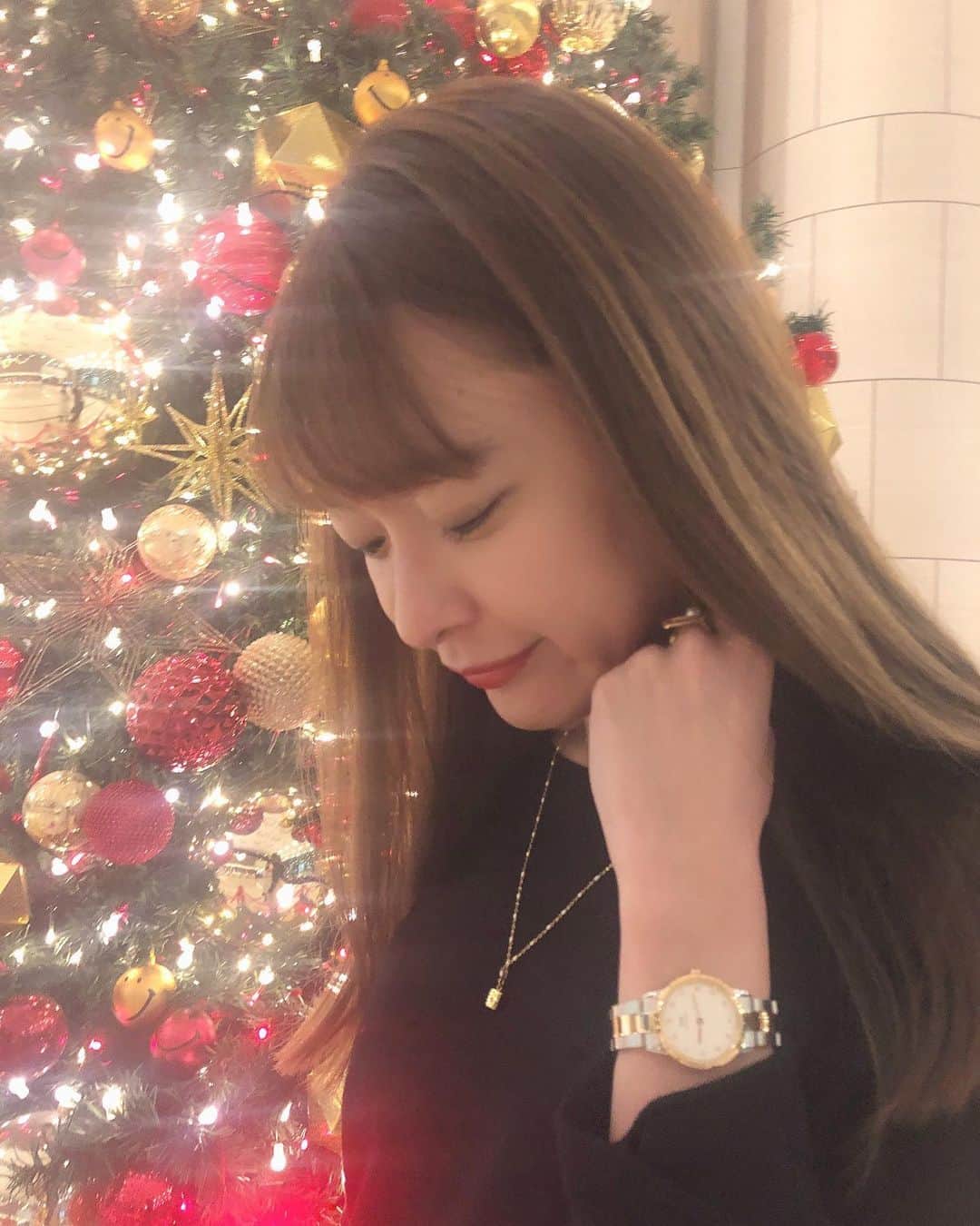 菊池かなこのインスタグラム：「. 東京ドームホテルのツリー綺麗だったな🎄 . ＊Daniel Wellingtonクリスマスキャンペーン実施中！ ＊公式サイトhttps://www.danielwellington.com/jp/やDW直営店舗にて二点以上お買い上げで25％OFFになります（全品可）！ ＊特別ギフトラッピングも無料提供！ ＊15％OFFクーポンコード【canana】の併用でさらにお得！ . . @danielwellington www.danielwellington.com/jp ＊15％OFFクーポンコード【canana】◀︎ . . . ୨୧┈┈┈┈┈┈┈┈┈┈┈┈┈┈┈┈┈୨୧ #danielwellington#DWブラックフライデー #dw#ダニエルウェリントン#腕時計コーデ #DWクリスマス#クリスマスプレゼント #クリスマスツリー#東京ドームホテル」
