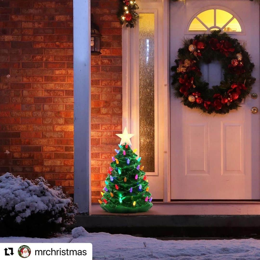 ミキアのインスタグラム：「ライトが着くとこんな雰囲気です。 可愛すぎる🤶  This is the atmosphere when the lights arrive. Too cute. @mrchristmas @mylover_is_santaclaus  @h_beautyandyouth @biotop_official」