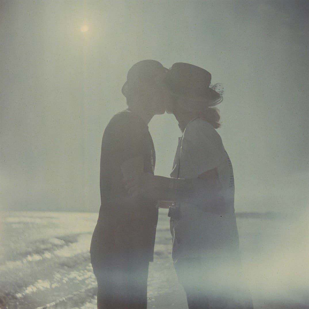 haru wagnusさんのインスタグラム写真 - (haru wagnusInstagram)「The kiss ㅤㅤㅤㅤㅤㅤㅤㅤㅤㅤㅤㅤㅤ ㅤㅤㅤㅤㅤㅤㅤㅤㅤㅤㅤㅤㅤ ㅤㅤㅤㅤㅤㅤㅤㅤㅤㅤㅤㅤㅤ #Lubitel2 #lomo800」12月4日 16時14分 - wagnus
