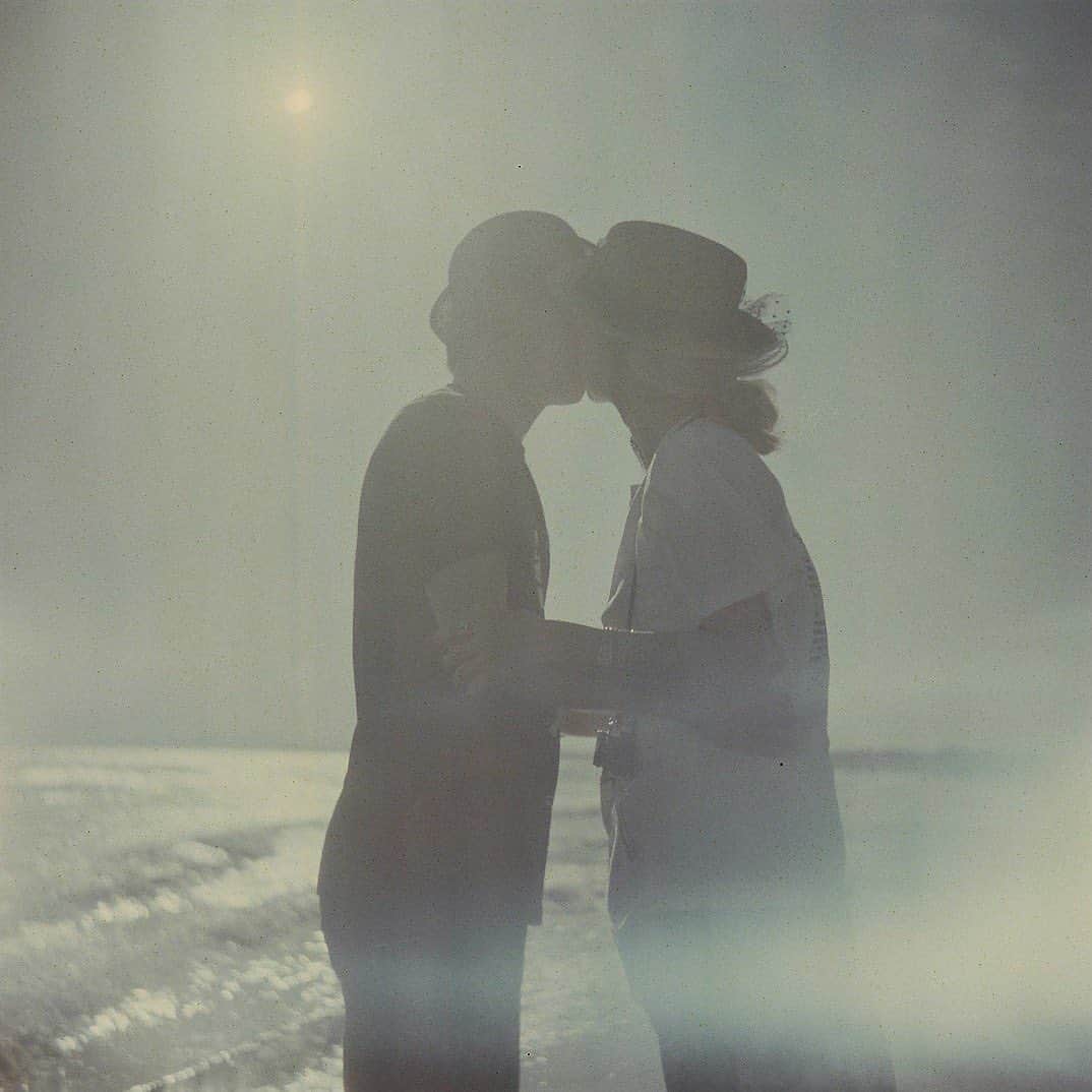 haru wagnusのインスタグラム：「The kiss ㅤㅤㅤㅤㅤㅤㅤㅤㅤㅤㅤㅤㅤ ㅤㅤㅤㅤㅤㅤㅤㅤㅤㅤㅤㅤㅤ ㅤㅤㅤㅤㅤㅤㅤㅤㅤㅤㅤㅤㅤ #Lubitel2 #lomo800」