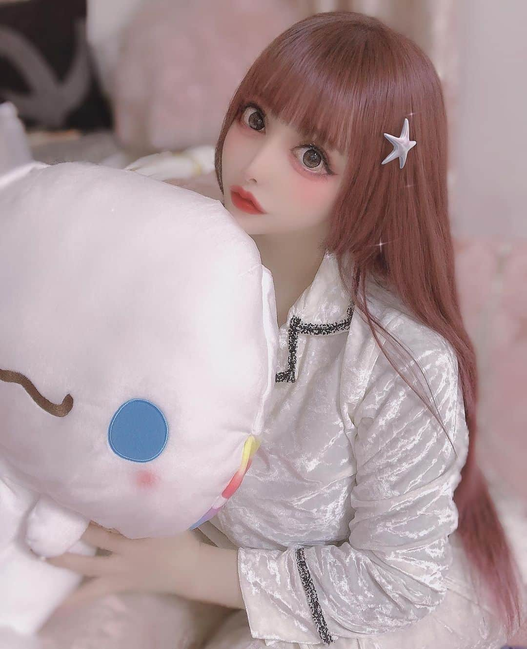 ヴァニラさんのインスタグラム写真 - (ヴァニラInstagram)「🐰🍓  おうちでまったり🥰 いとしなもん🐰💓💓💓  @selectshop.ecrea さんの パジャマかわいい🐣🌸  #インポート #セレクトショップ #いとしなもん #シナモン #パジャマ #ばにコーデ」12月4日 16時39分 - vani0531